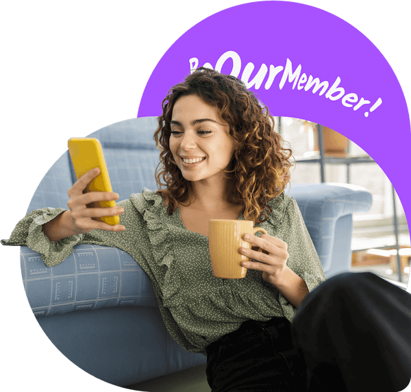 Women with a phone in her hands